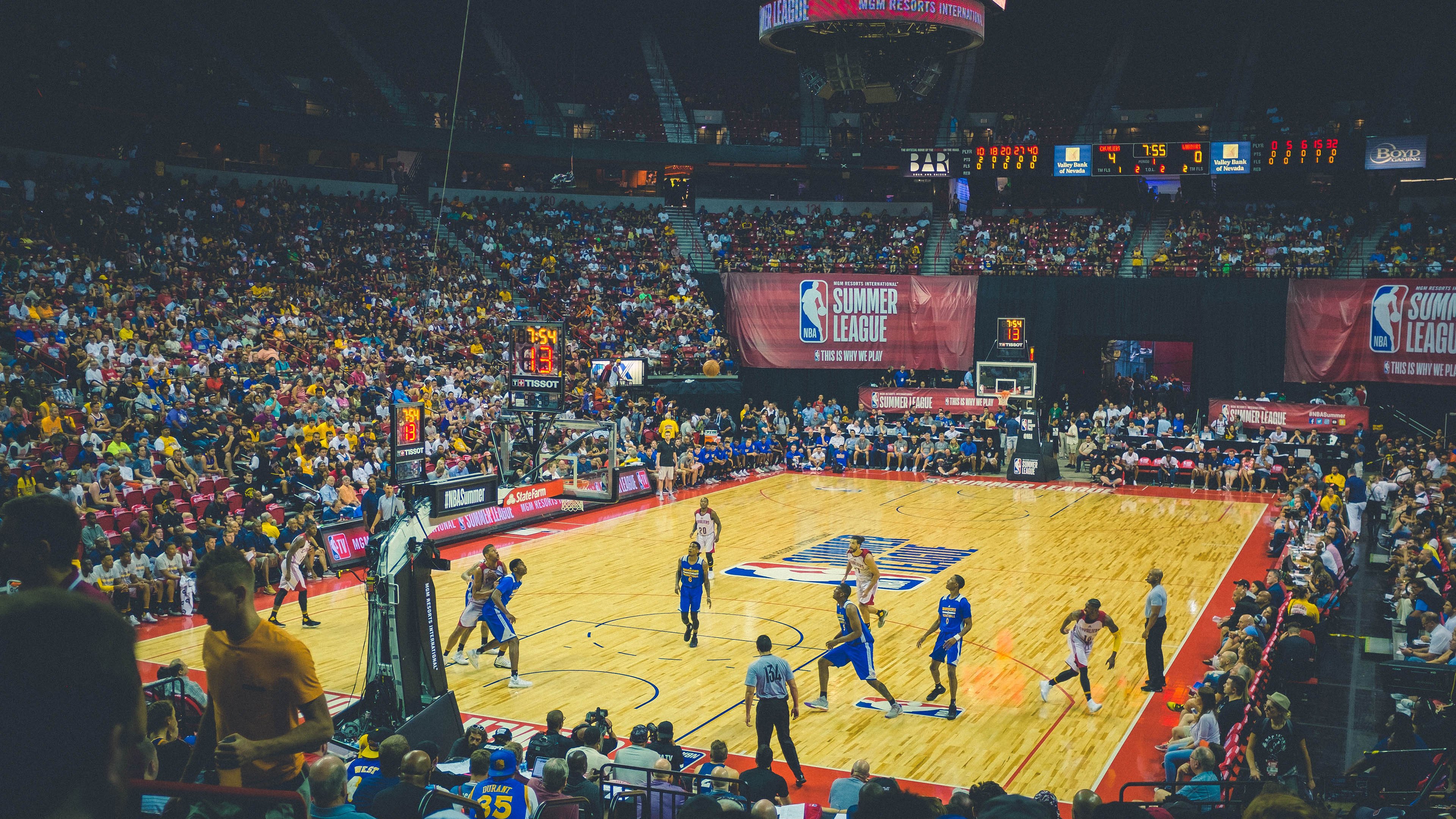 开云在线登入-东契奇44分!残阵灰熊拼到弹尽粮绝,湖人惊险过关却暴露隐患,东契奇fiba