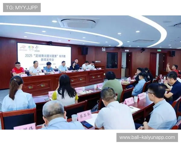足球俱乐部在青训体系中建立心理档案做长期跟踪管理，足球俱乐部青训简介